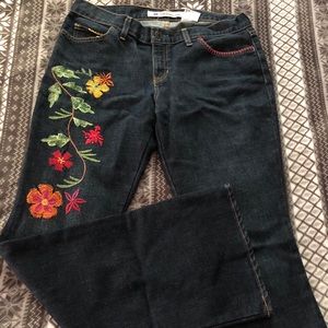 Gap low rise boot cut embroidered jeans size 10